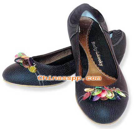 时尚:早秋单鞋 让脚更美丽动人