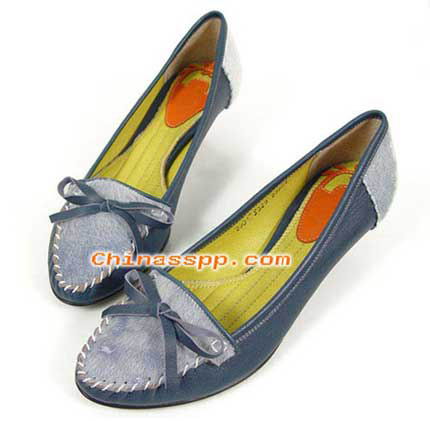 时尚:早秋单鞋 让脚更美丽动人